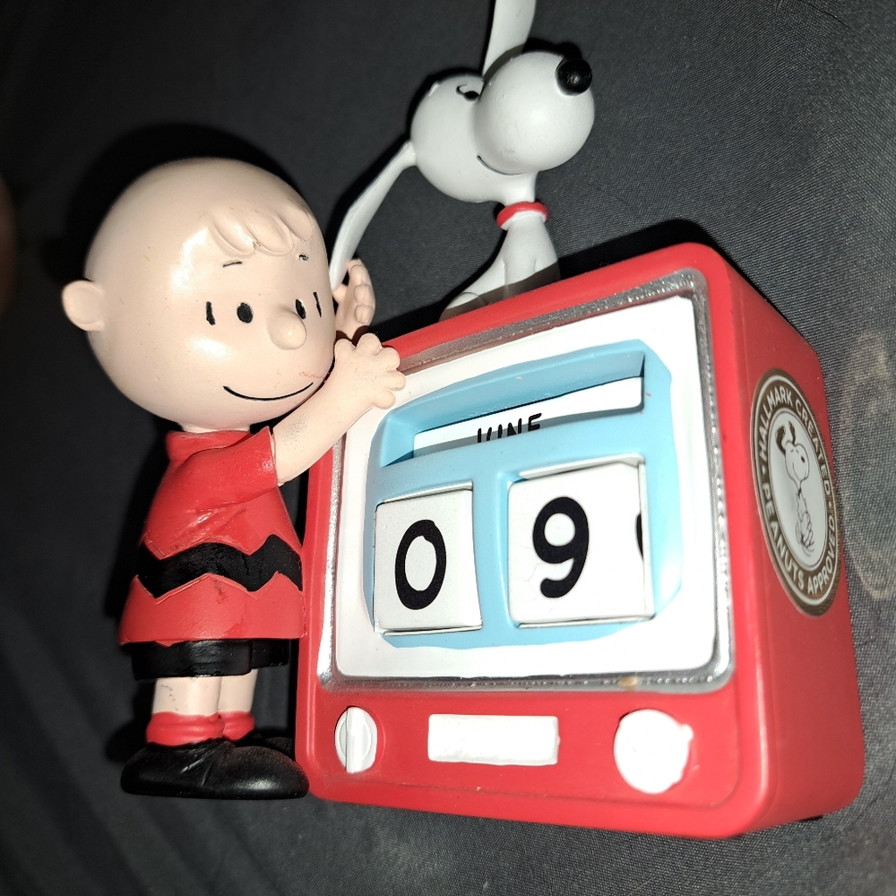 Snoopy and Charlie Brown Calander